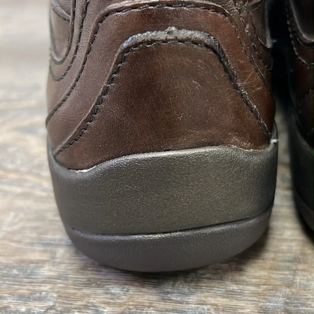 Earth Women’s HAWK Leather Slip On Shoes -Bark Size 8